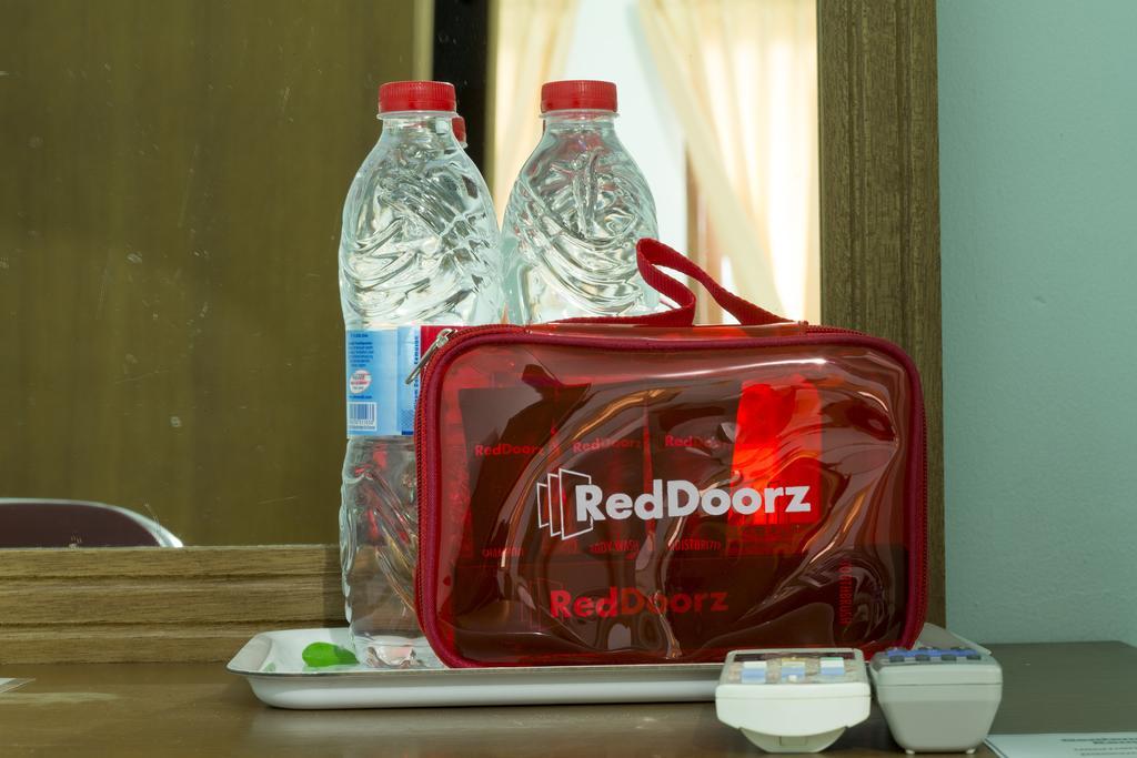Reddoorz @ Padma Utara Hotell Legian Exteriör bild
